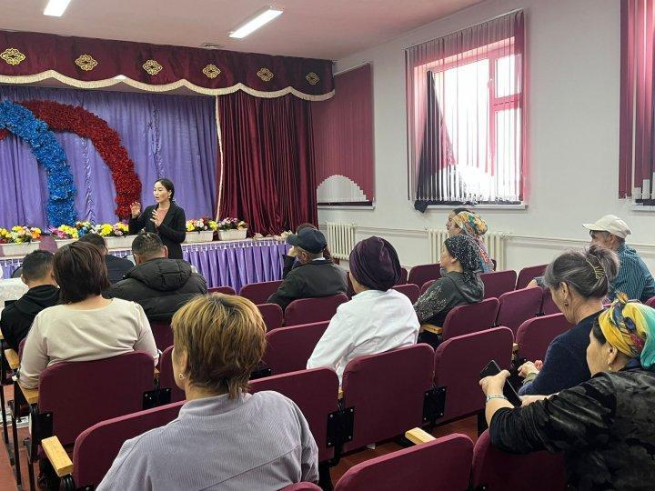 «Біз бақытты отбасы» ,"Бала мен ата-ана арасындағы тәрбиелік байланыс"